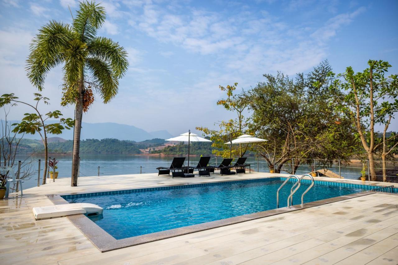 The Sanctuary Nam Ngum Beach Resort Vang Vieng Ngoại thất bức ảnh