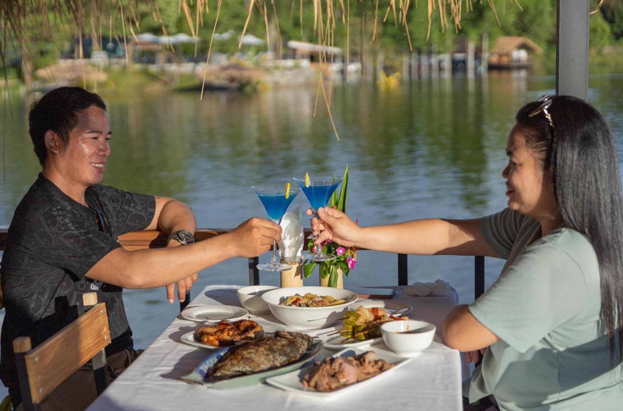 The Sanctuary Nam Ngum Beach Resort Vang Vieng Ngoại thất bức ảnh