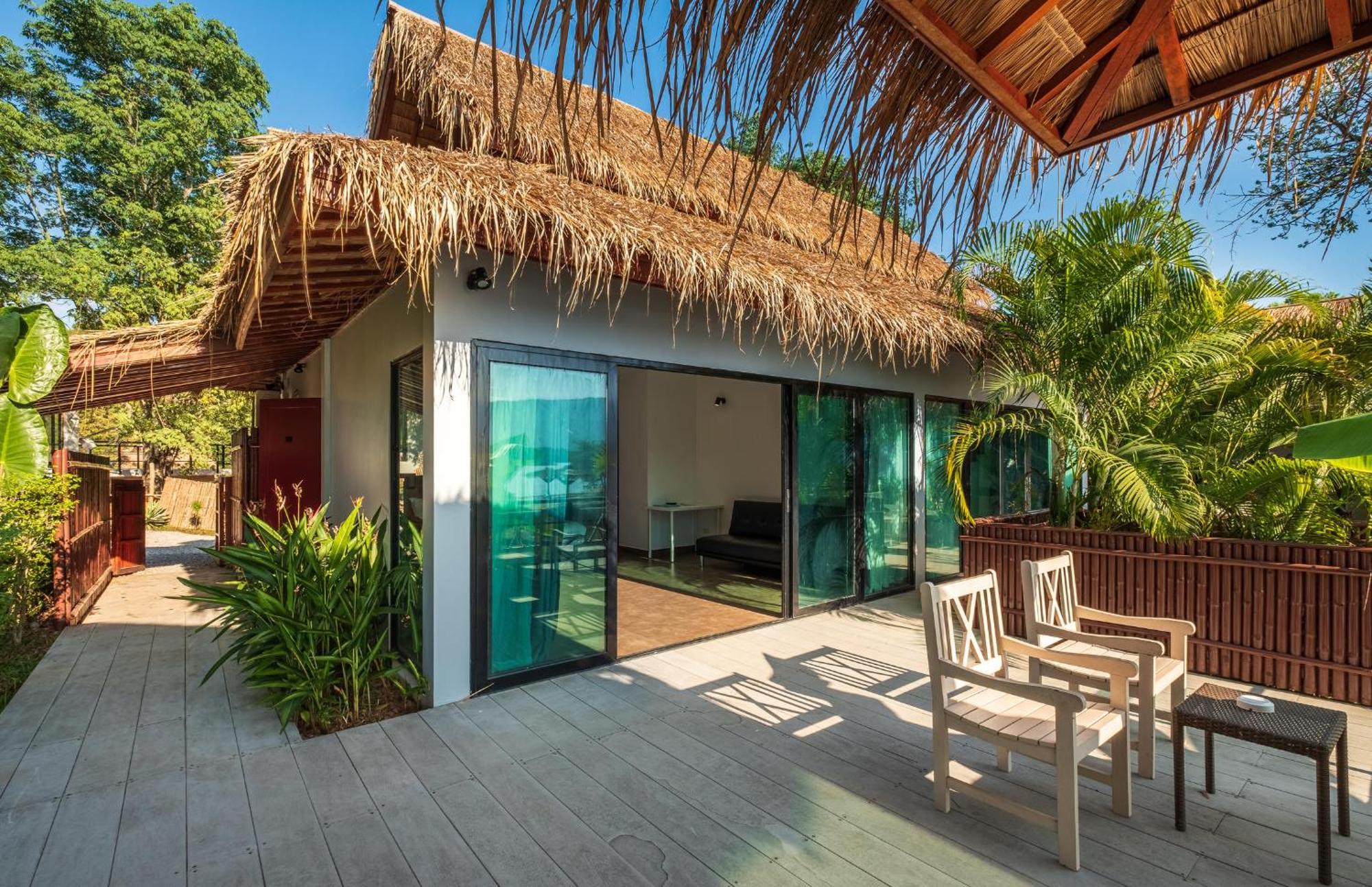 The Sanctuary Nam Ngum Beach Resort Vang Vieng Ngoại thất bức ảnh