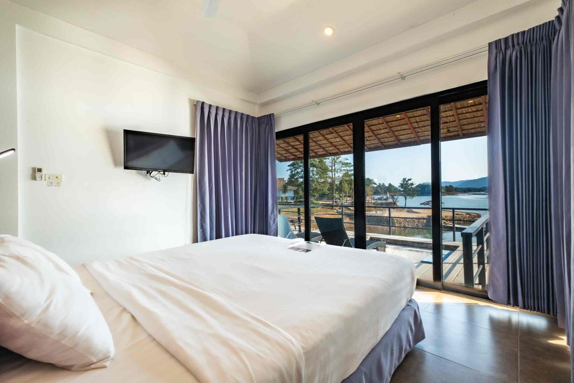 The Sanctuary Nam Ngum Beach Resort Vang Vieng Ngoại thất bức ảnh