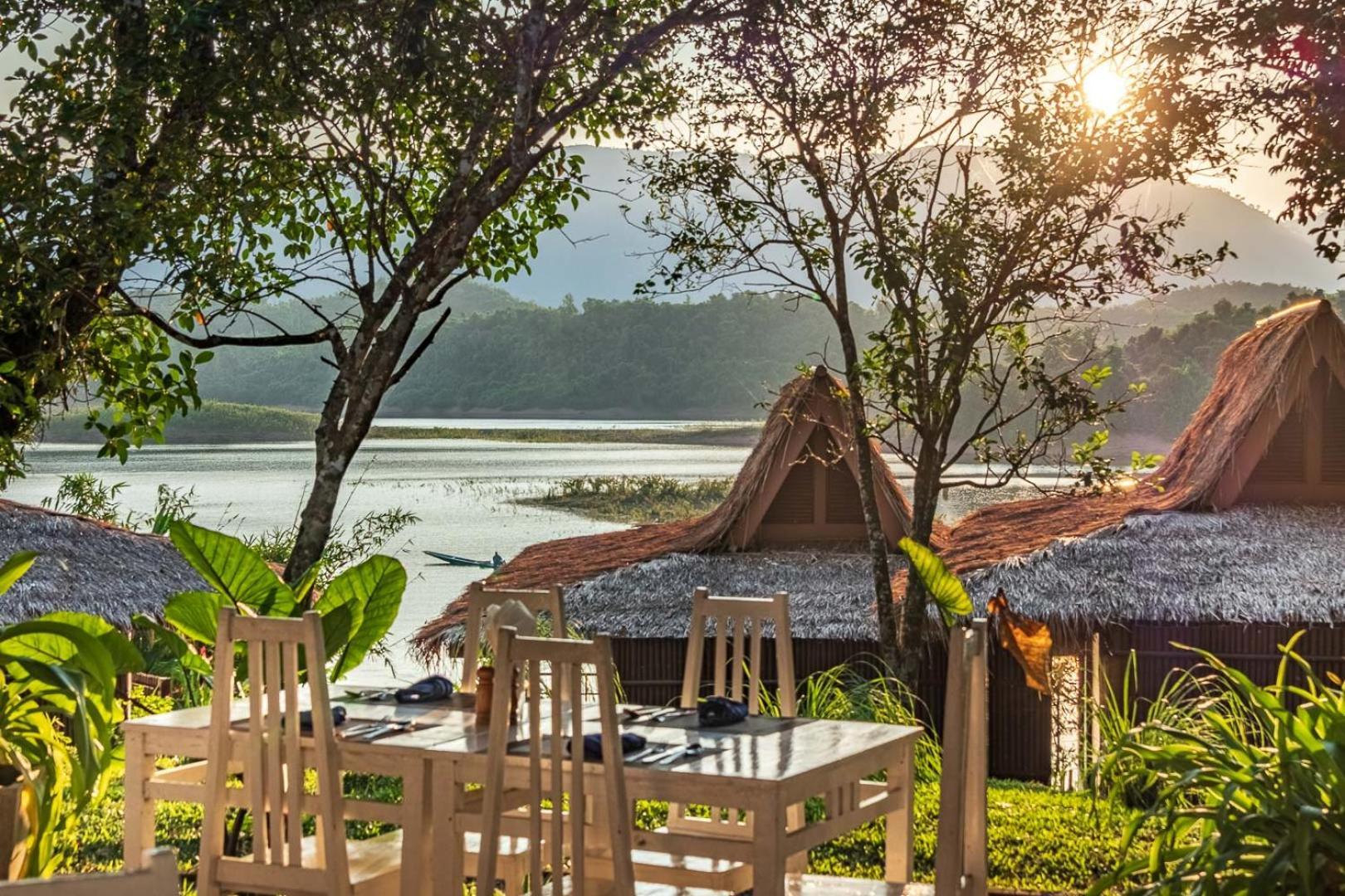 The Sanctuary Nam Ngum Beach Resort Vang Vieng Ngoại thất bức ảnh